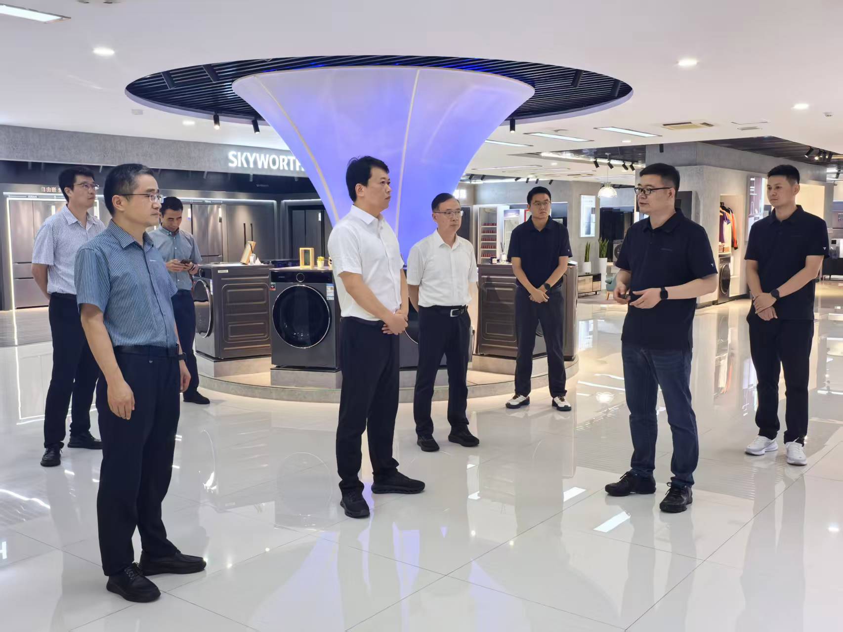 校党委书记闾浩带队赴南京专题调研